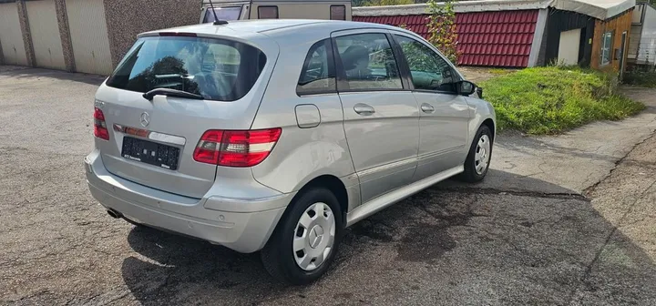 Mercedes-Benz B 170