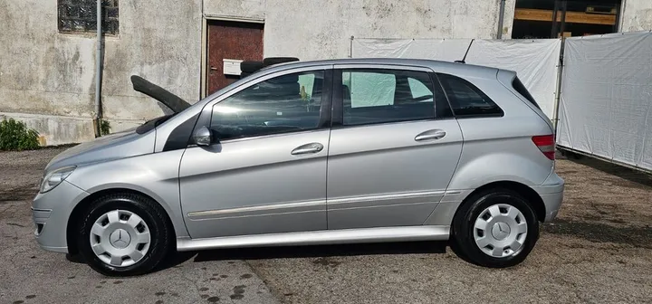 Mercedes-Benz B 170