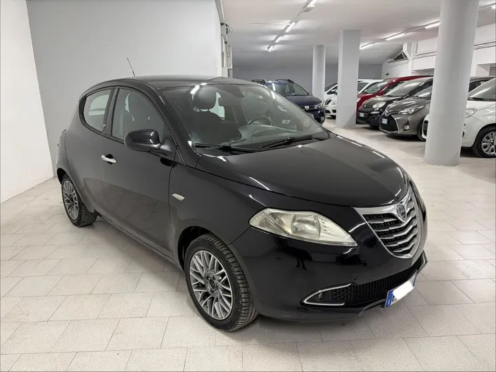 Lancia Ypsilon