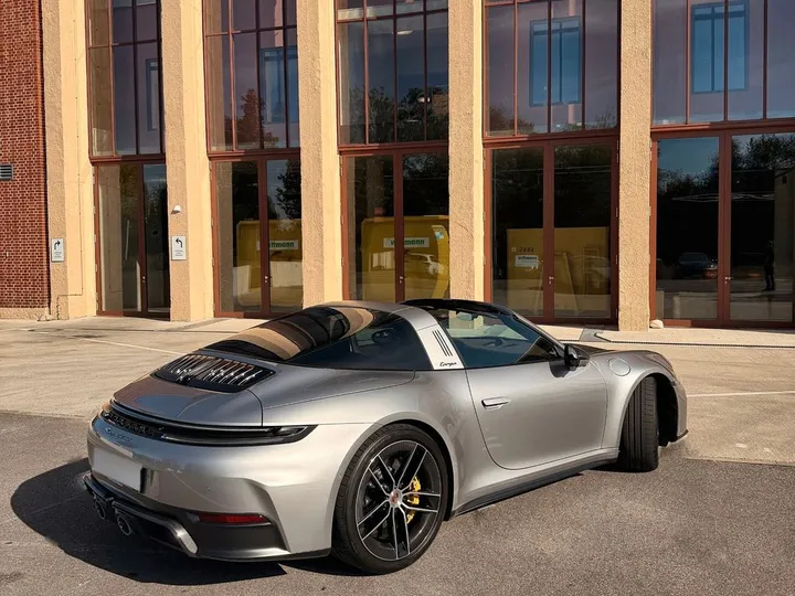 Porsche 992