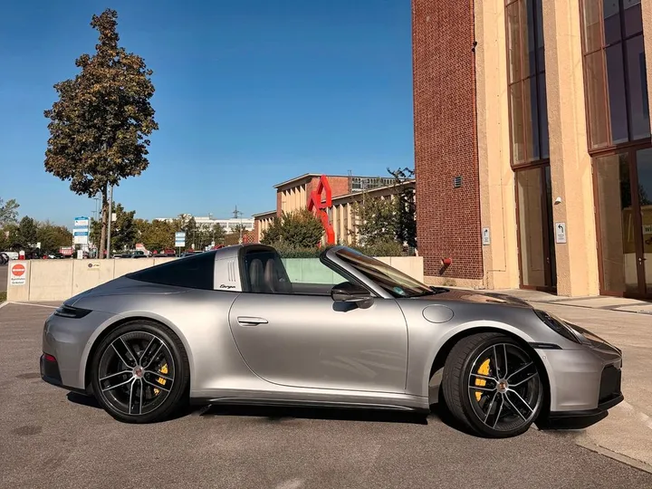 Porsche 992