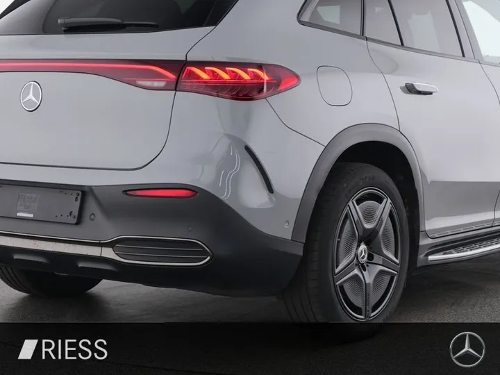 Mercedes-Benz EQE SUV