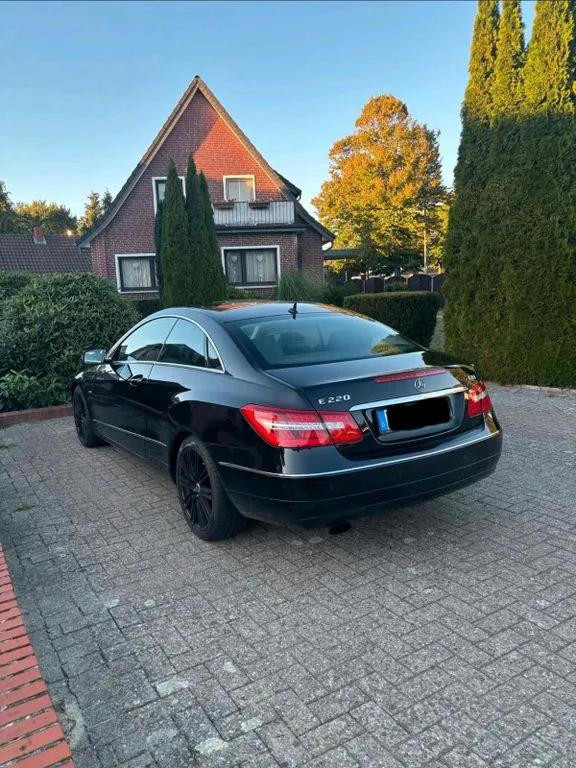 Mercedes-Benz E 220