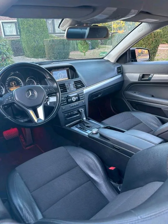 Mercedes-Benz E 220