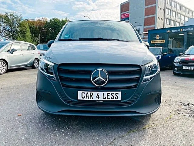 Mercedes-Benz V 220