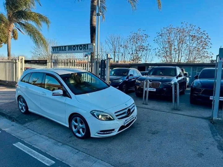 Mercedes-Benz B 200