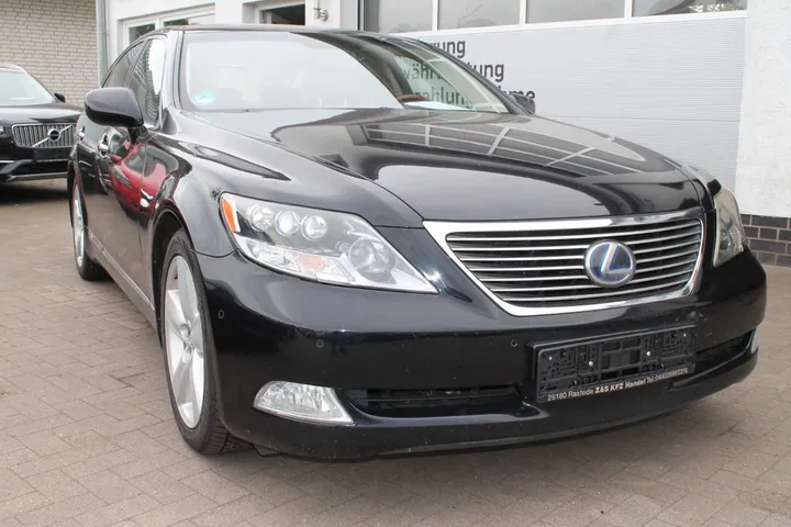 Lexus LS 600