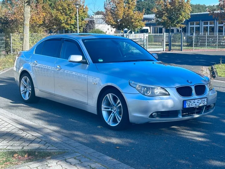 BMW 525