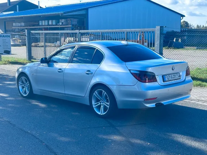 BMW 525