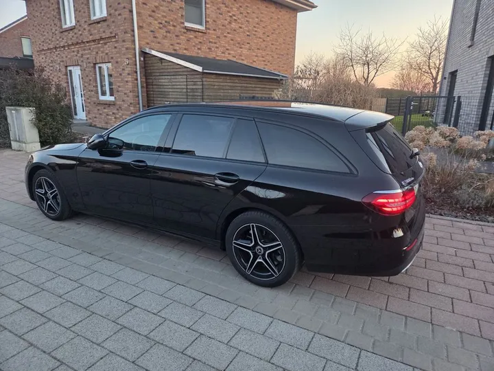 Mercedes-Benz E 300