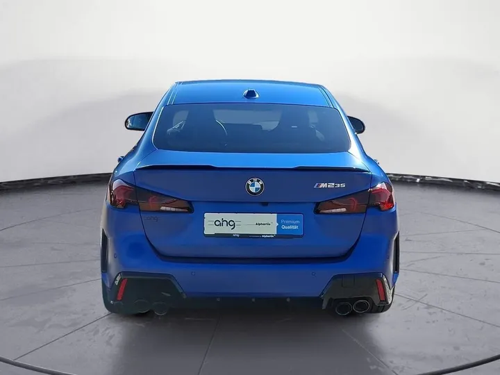 BMW M235