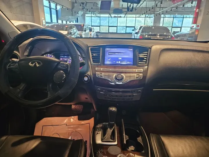 Infiniti JX