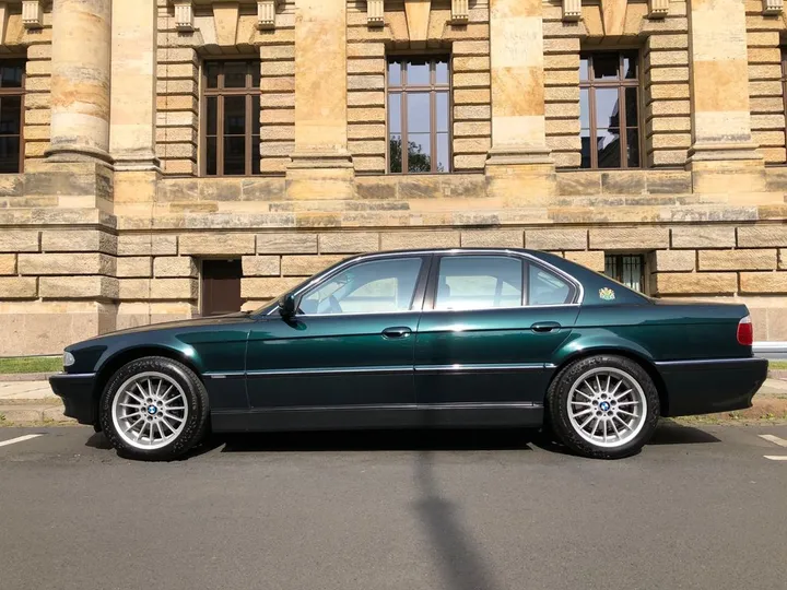 BMW 735