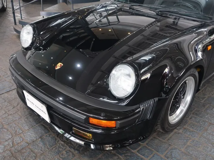 Porsche 930