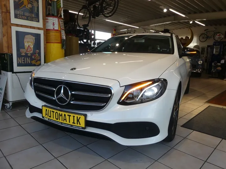Mercedes-Benz E 200