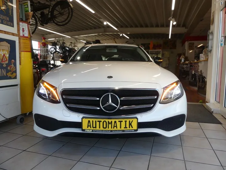 Mercedes-Benz E 200