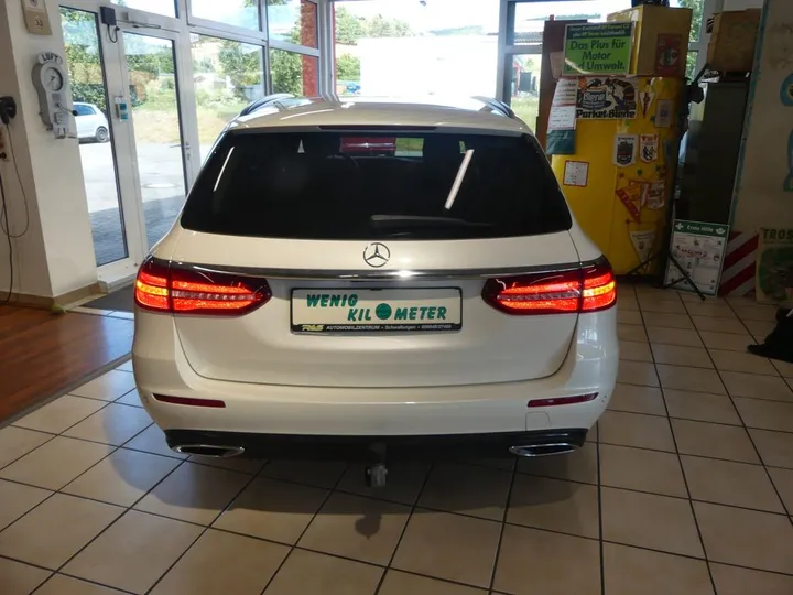 Mercedes-Benz E 200