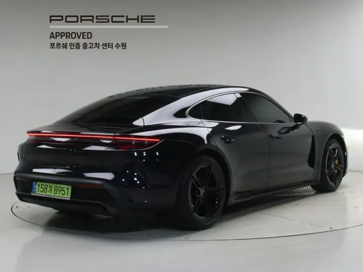 Porsche Taycan