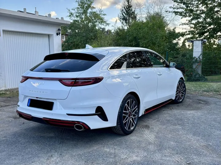 Kia pro cee'd / ProCeed