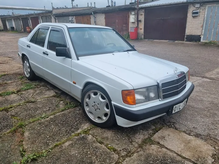 Mercedes-Benz 190