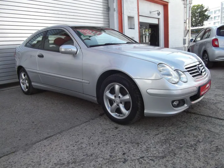 Mercedes-Benz C 180