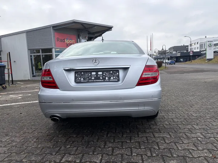 Mercedes-Benz C 220