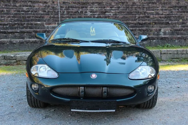 Jaguar XKR