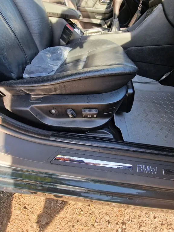 BMW 523