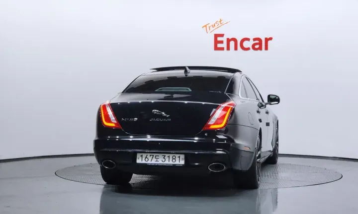 Jaguar XJ