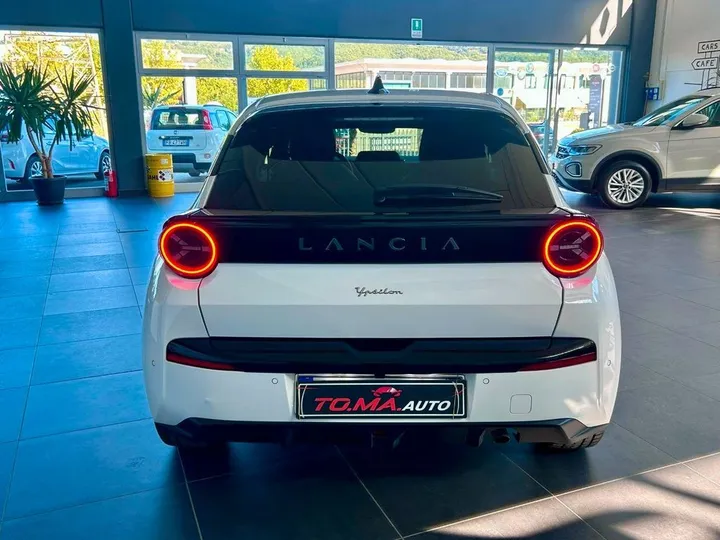 Lancia Ypsilon