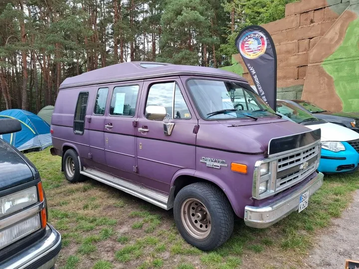 Chevrolet Chevy Van