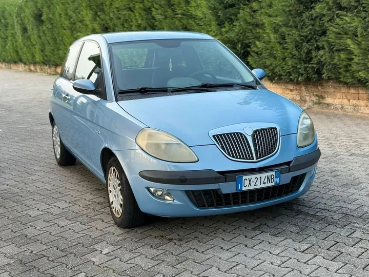 Lancia Ypsilon