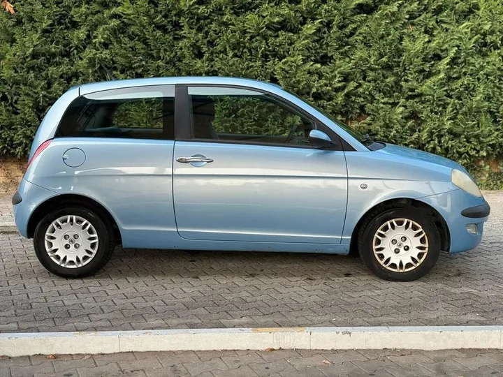 Lancia Ypsilon
