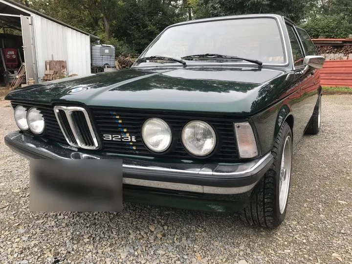 BMW 323