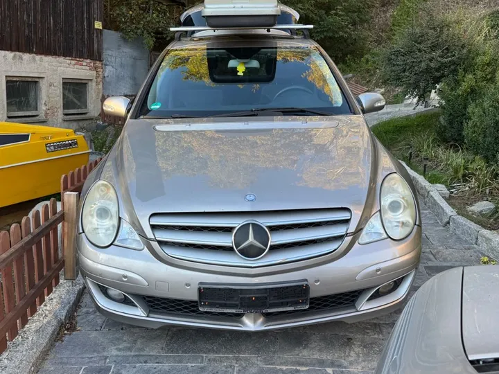 Mercedes-Benz R 320