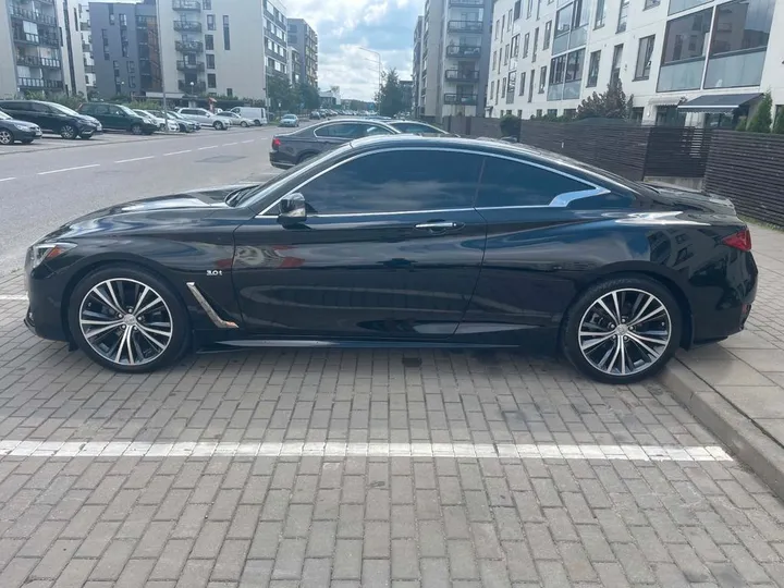Infiniti Q60