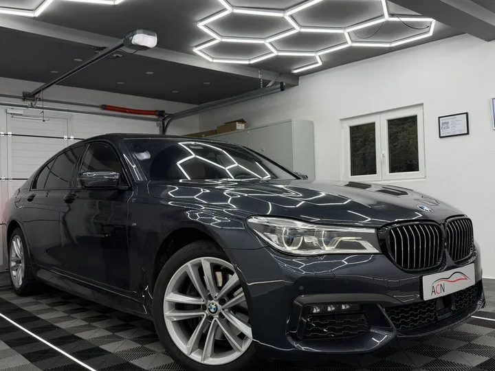 BMW 740