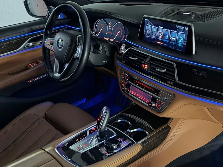 BMW 740