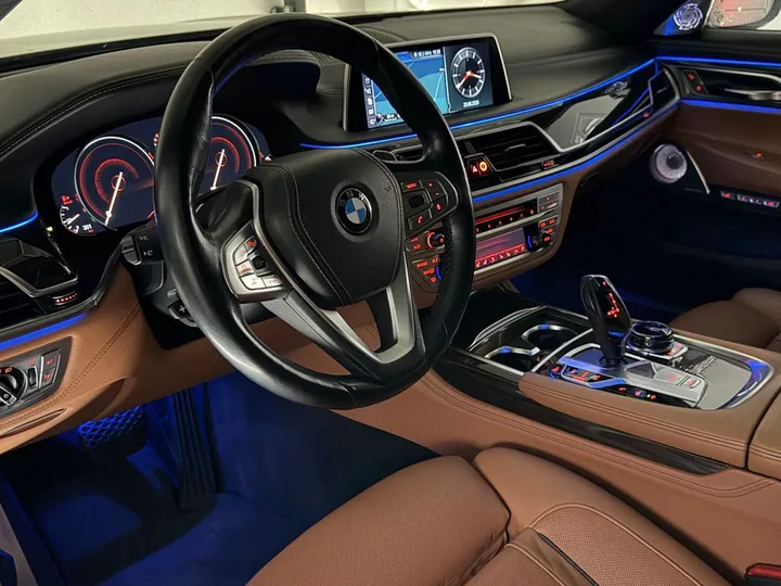 BMW 740