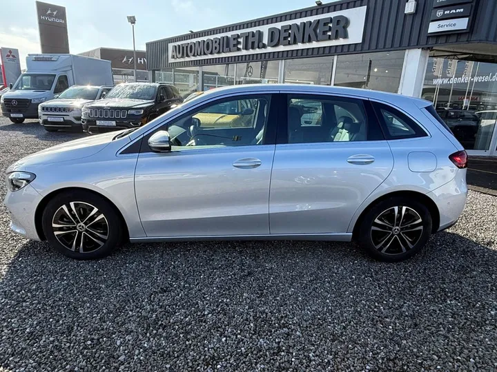 Mercedes-Benz B 200