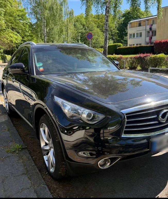 Infiniti QX70