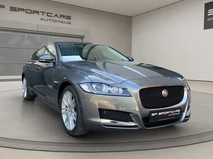 Jaguar XF