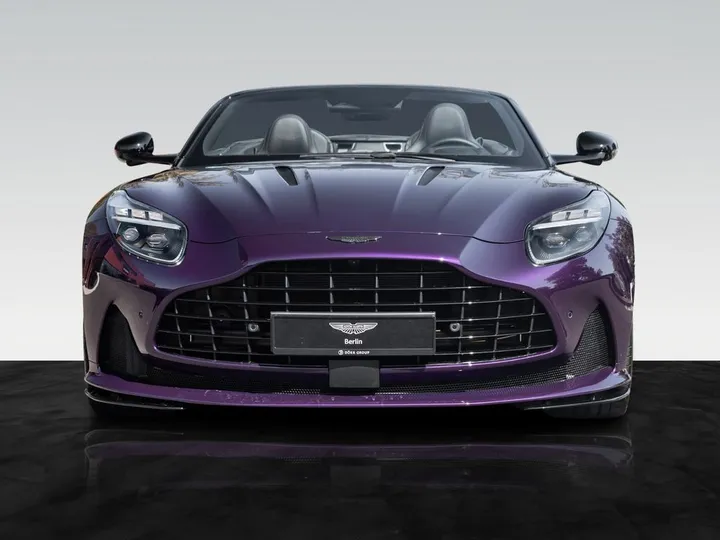 Aston Martin DB12