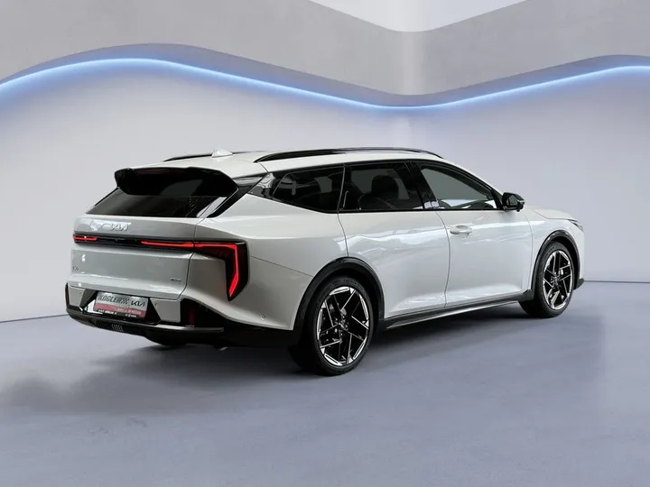 Kia K4