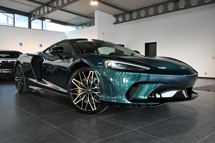 McLaren GT