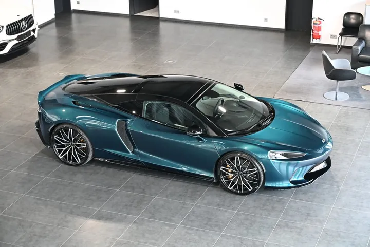 McLaren GT