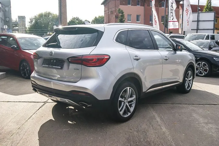 MG HS