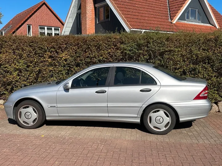 Mercedes-Benz C 180