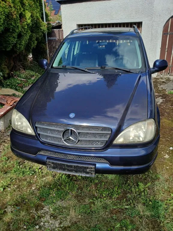 Mercedes-Benz ML 230