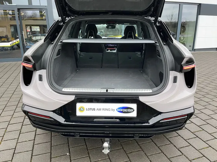 Lotus Eletre